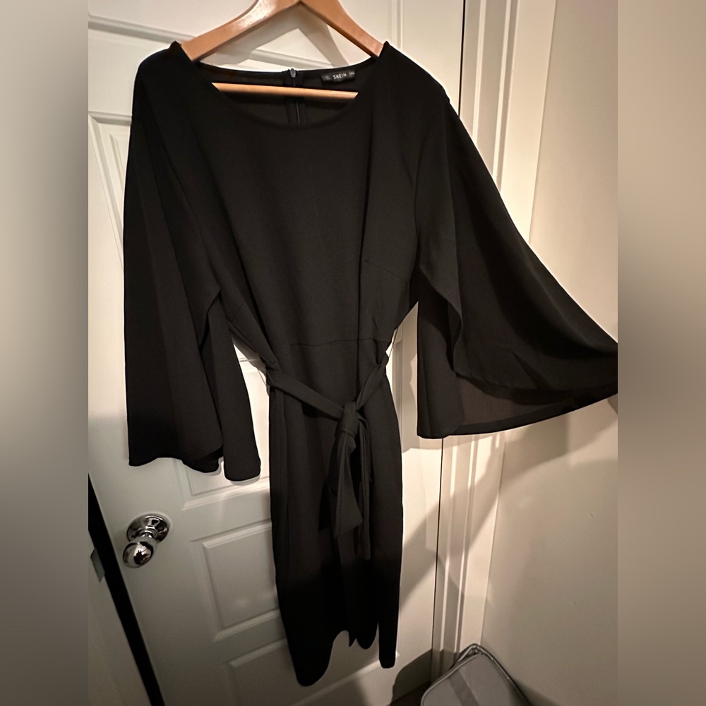 Elegant Black Cape Sleeve Dress 3xl